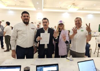 Javier Lamarque Cano se registra ante el IEE como candidato a la alcaldía de Cajeme