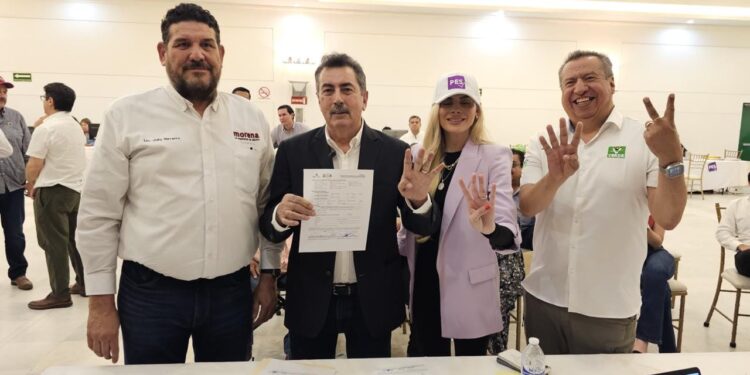 Javier Lamarque Cano se registra ante el IEE como candidato a la alcaldía de Cajeme
