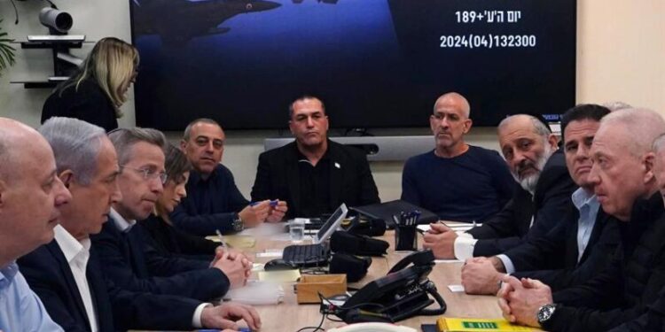 Israel identifica más de 100 drones iraníes hacia su territorio
