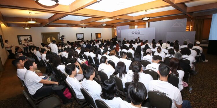 Participan estudiantes universitarios en Primer Encuentro Estatal de Innovación Tecnológica