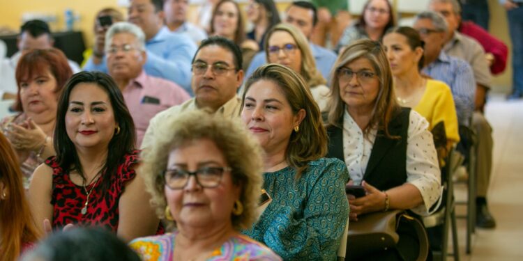 Docentes de secundaria reciben orientación en materia de Derechos Humanos: SEC