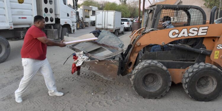 Lleva Ayuntamiento de Hermosillo jornada de descacharre a la colonia Lomas de Madrid