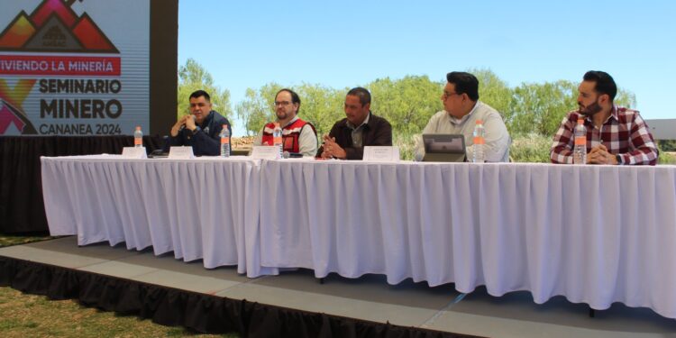 Este día se llevó a cabo la rueda de prensa del X Seminario Minero AMSAC «Viviendo la Minería».
