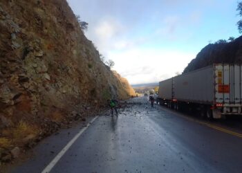 Alerta Carretera  en el tramo de Ímuris- Cananea