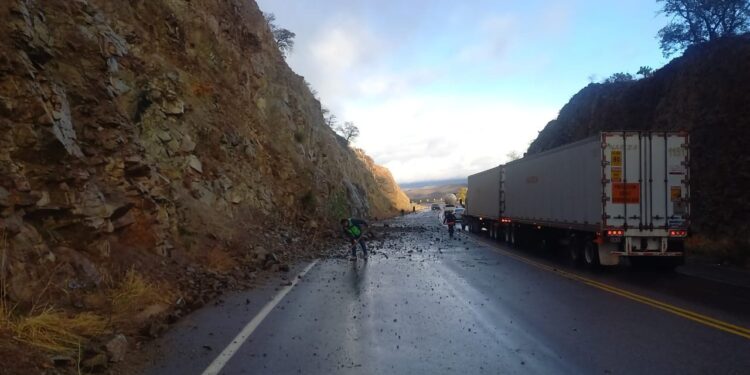 Alerta Carretera en el tramo de Ímuris- Cananea