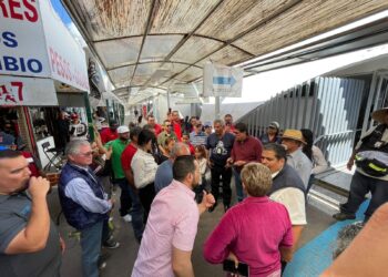 Resuelve Alcalde solicitud de comerciantes en la garita