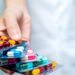 Uso excesivo de antibióticos en pandemia exacerbó la resistencia antimicrobiana