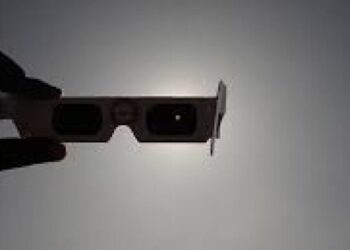 Comparte PC formas seguras para observar el eclipse solar