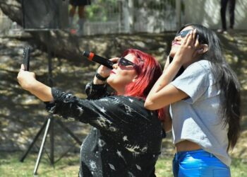 Observan Eclipse Solar 2024 en el Centro Hábitat Café Combate