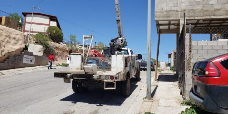 Mejoran alumbrado público en la colonia Lomas del Sol