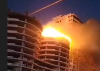 Controlan incendio en torre de departamentos en Mazatlán, Sinaloa