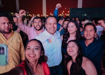 Presenta Toño Astiazarán a jóvenes propuestas para Crecer Más