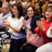 María Dolores del Río recibe propuestas de ciudadanos para transformar Hermosillo.