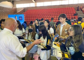 Brinda SEC Sonora orientación sobre oferta educativa de nivel superior en Estados Unidos