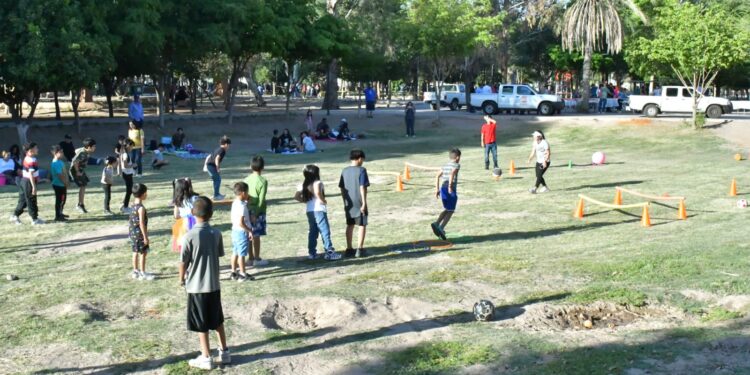 Responden cientos de niñas y niñas a convocatoria para conocer el programa infantil de las Fiestas del Pitic 2024