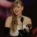 Seguidores de Taylor Swift llenan pub mencionado en su nuevo álbum