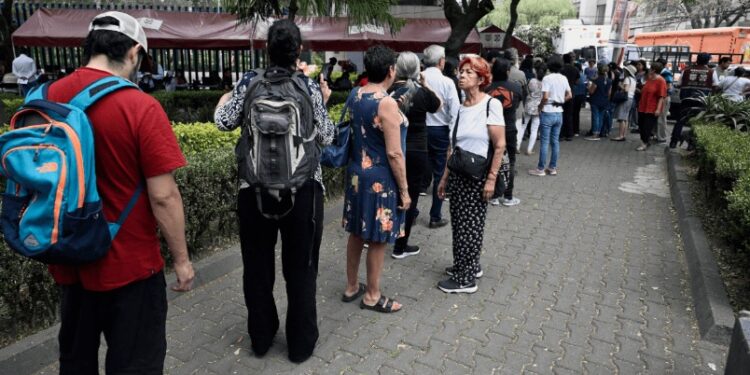 Van más de 200 personas atendidas por molestias a la salud tras crisis por agua contaminada en Benito Juárez