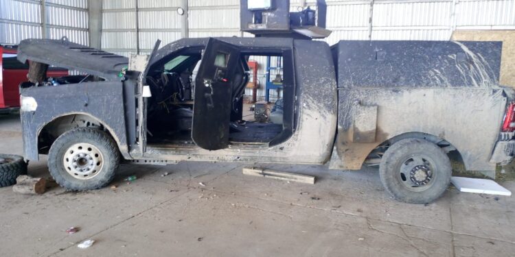 Revientan  AMIC Y SEDENA taller utilizado para blindar vehículos tipo  “MONSTRUO”