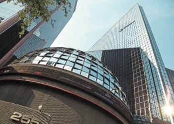 Bolsa mexicana avanza impulsada por acciones de Televisa