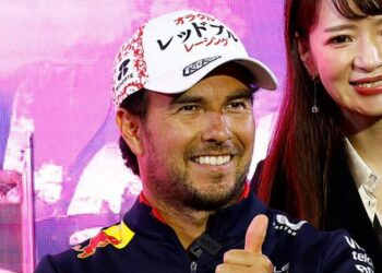 Checomanía: En el GP de Japón se agotan las Gorras de Checo Pérez