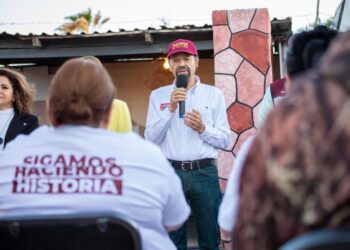 Reciben vecinos y comerciantes de la Ladrillera a Chemel Quijada Lamadrid