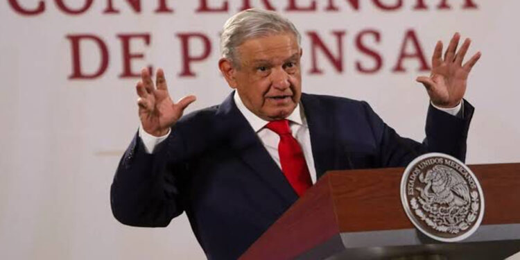 Celebra AMLO aprobación a ley para fondo de pensiones