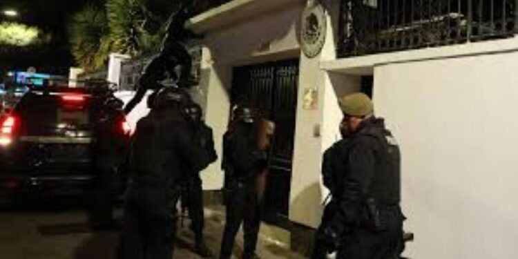 México rompe relaciones diplomáticas con Ecuador tras ataque a su embajada