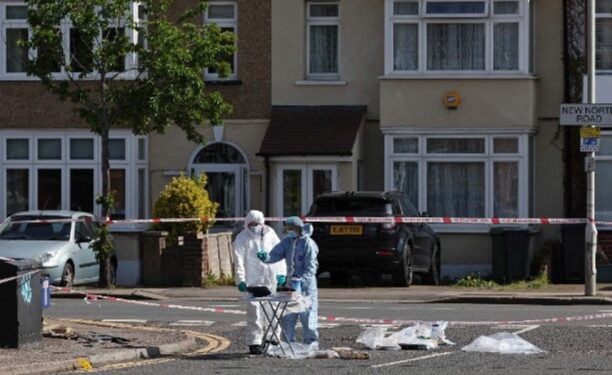 Muere niño de 14 años en ataque con espada en Londres