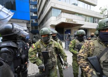 Exige México ‘garantías’ para diplomáticos en Ecuador tras asalto a embajada