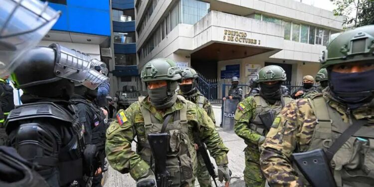 Exige México ‘garantías’ para diplomáticos en Ecuador tras asalto a embajada