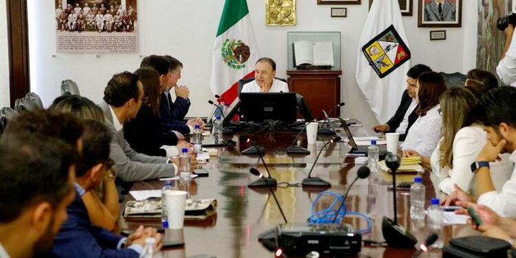 Presenta Gobierno de Sonora Proyecto de Energía Sostenible a Delegación de la Cámara de Comercio e Industria Franco-Mexicana