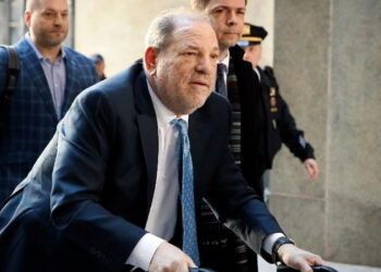 Tras fallo legal, Harvey Weinstein espera nuevo juicio en Nueva York
