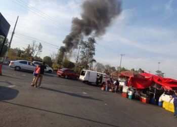 Helicóptero se desploma en CDMX; hay tres personas muertas