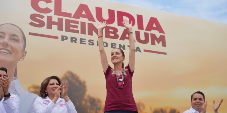 «México será ejemplo mundial de la transición energética»: Claudia Sheinbaum anuncia instalación de paneles fotovoltaícos en vivienda de Sonora