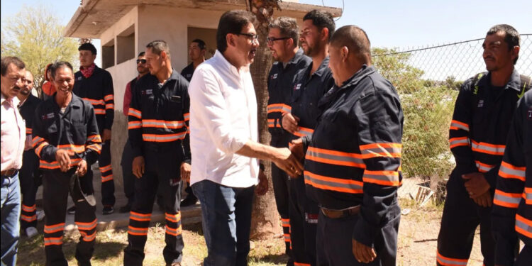 Entrega alcalde Juan Gim Nogales nuevos vehículos para mejorar el servicio de limpia
