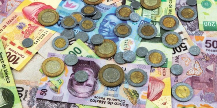 Precio del dólar hoy 25 de abril de 2024: Peso cae tras PIB de EU