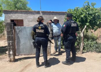 Atiende Policía Estatal a ciudadanos con patrullajes de vigilancia en Ejido Félix Gómez de Pitiquito.