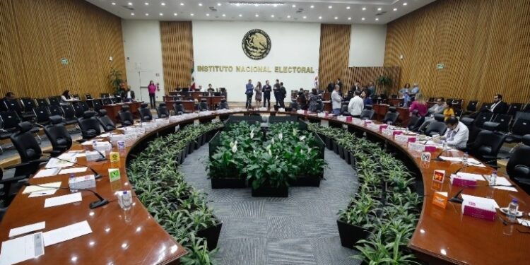 Presenta INE propuesta de moderadores para tercer debate presidencial
