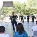 Orientan a jóvenes sobre prevención de accidentes en moto y uso correcto de casco