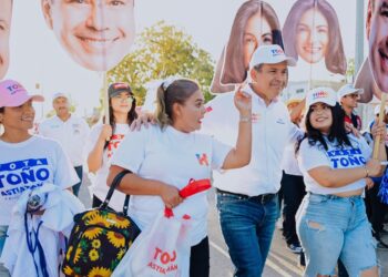 Llama Toño Astiazarán a continuar la ruta de cambios y no regresar al pasado