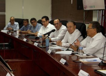 Gobernador da seguimiento a proyecto de construcción de Hospital de Zona IMSS Bienestar en SLRC
