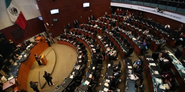 Avanza reforma que impide a jueces frenar leyes fundamentales