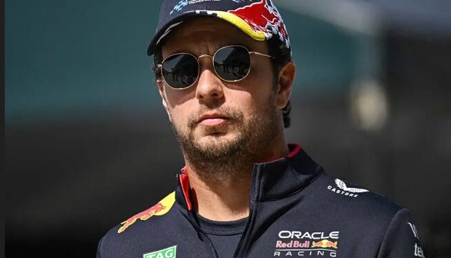 Red Bull mete presión a ‘Checo’ Pérez; hay diálogo con Carlos Sainz