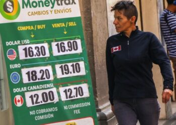 Termina el peso la semana en su mejor nivel desde 2015