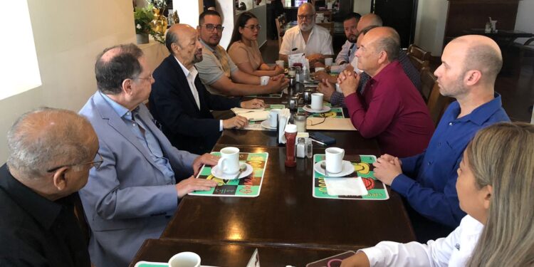 Fortalece CHEMEL QUIJADA su candidatura