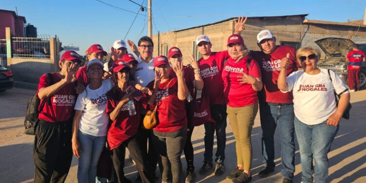 Reciben vecinos de la Colonia Artículo 27 al candidato JFGN
