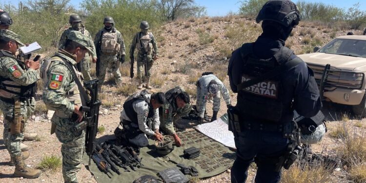 Incautan fuerzas de seguridad arsenal y material bélico en Trincheras