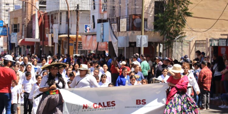 Preside Alcalde JGN el  Desfile del 5 de Mayo