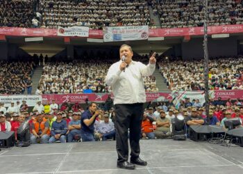 Acude Jacobo Mendoza a evento masivo con trabajadores de la CTM en Sonora.