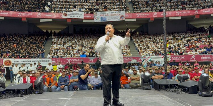 Acude Jacobo Mendoza a evento masivo con trabajadores de la CTM en Sonora.